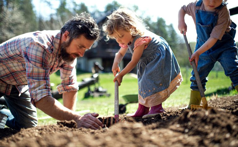 Garder ses enfants avec le complément libre choix d'activité