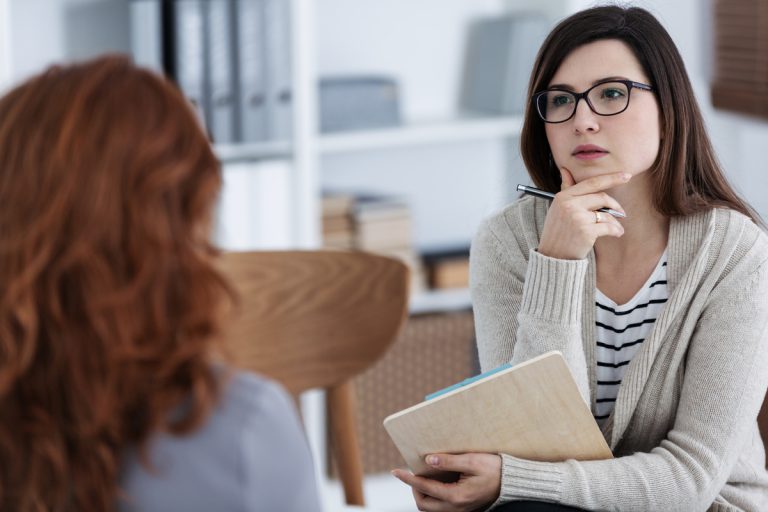 Obtenir un rendez-vous avec une assistante sociale