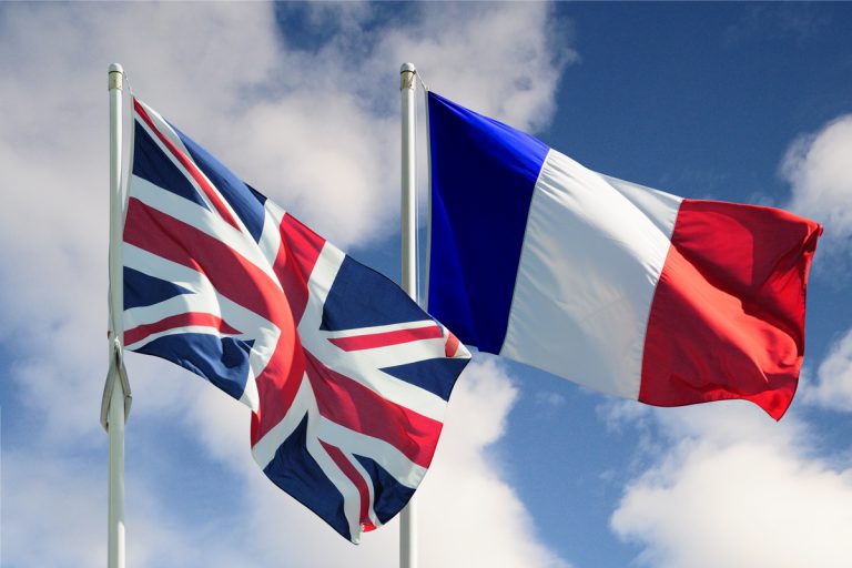 Drapeau Grande Bretagne et France