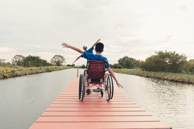jeune handicapé en vacances