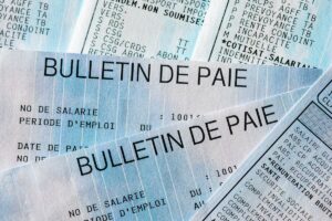 Aperçu de bulletins de paie intégrant le Montant Net Social 2027 et les cotisations de prévoyance.